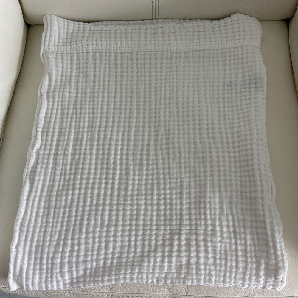 Alto Organic Cotton Gauze White Standard Pillowcases Set of 2 - Picture 2 of 5